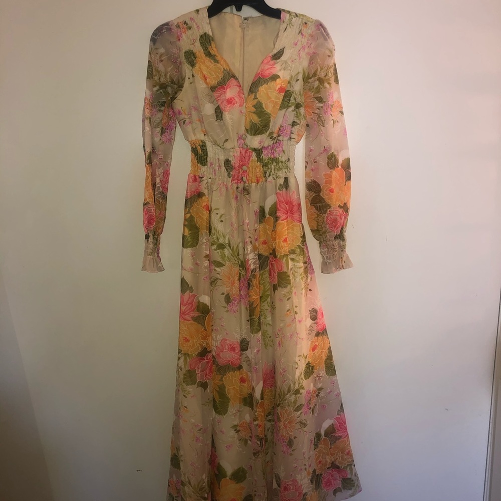 International ladies garment  floral vintage dress